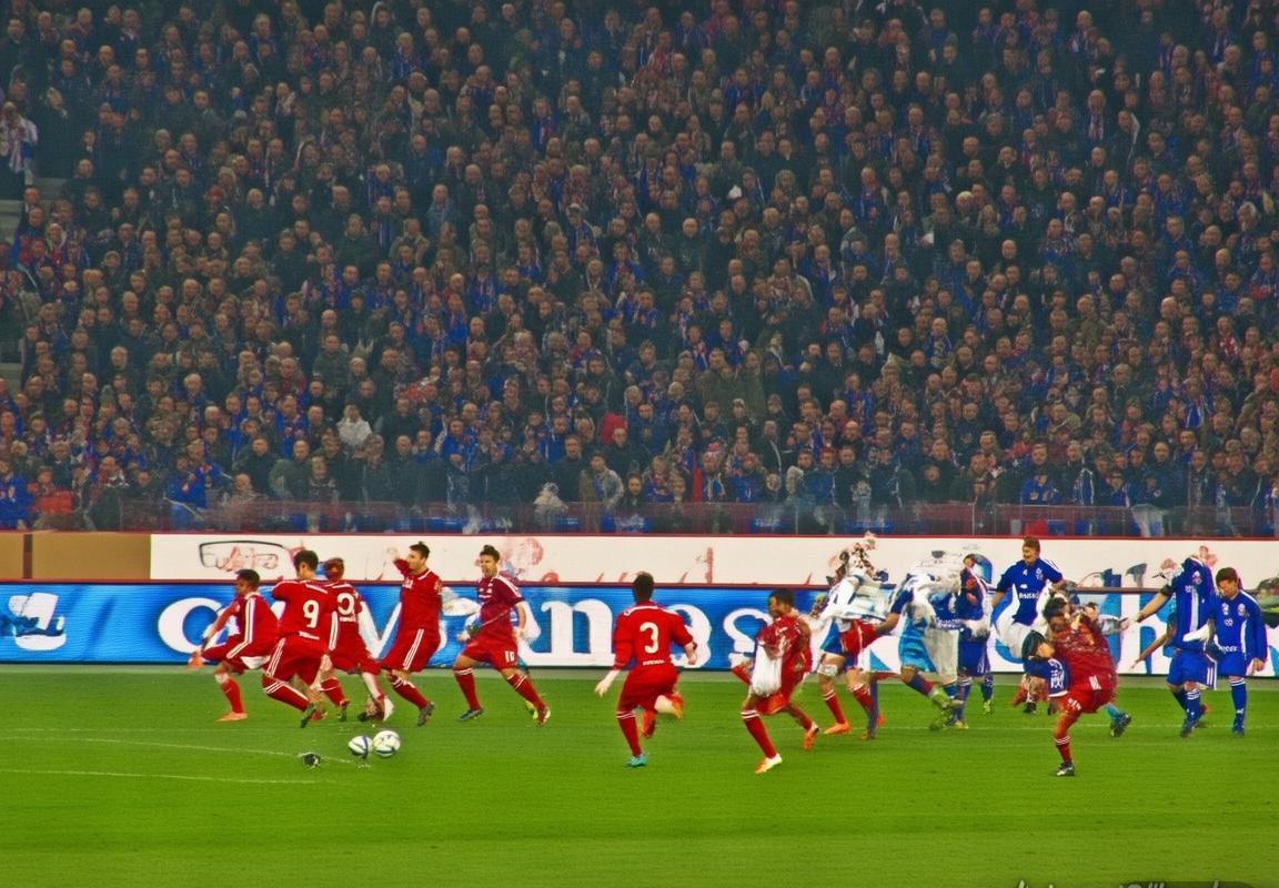 2010德甲巅峰对决：沙尔克04 vs 拜仁慕尼黑经典回顾