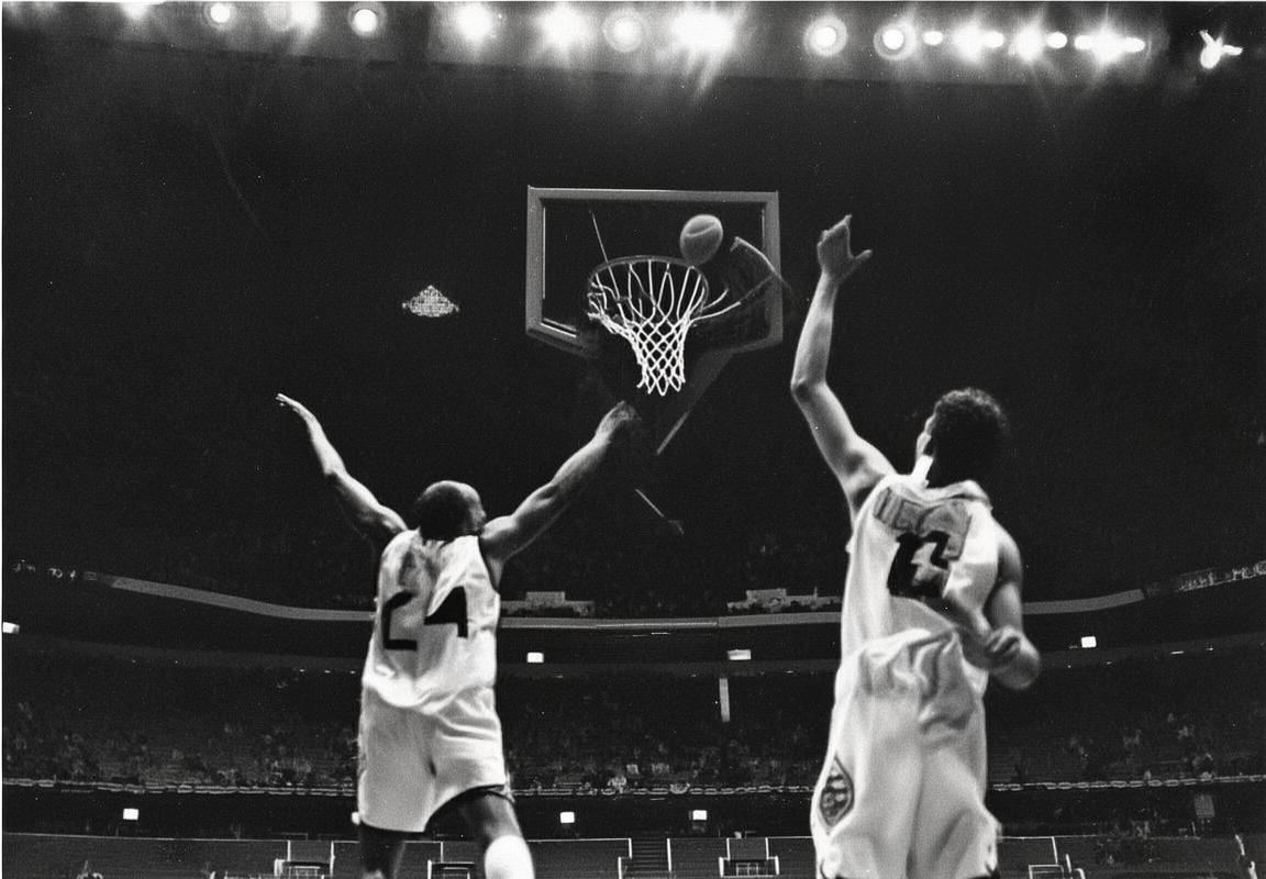 火箭队外线制胜雄鹿，团队协作铸就胜利